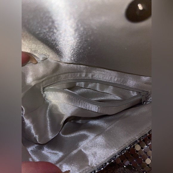 Silver clutch with chain - Picture 5 of 7